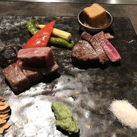 京都 鉄板焼 grow - 左がサーロイン 右がランプ肉