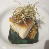 ENEKO Tokyo - 小笠原産ヒメダイ　小麦のブレーズ、炭焼きのピーマン、ノリ