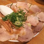 桃花春 - チャーシュー麺（並）すごいチャーシューの量です！！