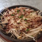 Iron plate bean sprouts with secret sauce