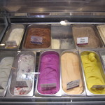 IL Gelato Cafe - 2017年の内観｢ジェラートコーナー(左側)｣