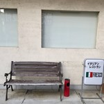 フレスコ - 店の外には灰皿もありますよ！