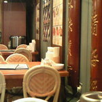Xi’An - 店内のテーブル席の風景です