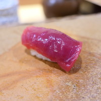 鮨　まつ本 - 大間のマグロ赤身