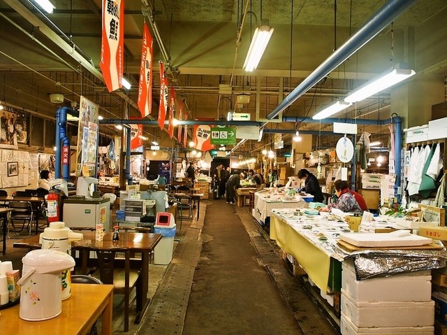 魚菜小売市場 陸奥湊 魚介料理 海鮮料理 食べログ 魚菜小売市場 陸奥湊 魚介料理 海鮮料理 食べログ