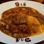 日乃屋カレー - カツカレー普通盛＋生卵(割れてた…ガッカリ)