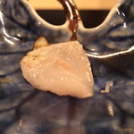 味あら井 - クエの縁側炙り、ワサビのせ