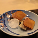 味あら井 - 自家製カラスミの炙りと5時間蒸しの鮑