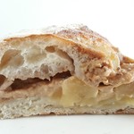 カミバン - 【2017.12】りんごと紅茶クリームのぱん(カット断面)