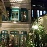 Green Tangerine - エントランスのテラスにも席あり