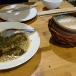 Quan Com Pho - ナスのひき肉炒めと土鍋ご飯