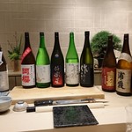 鮨 輝 - 圧巻の日本酒です。これで今宵も愉しい宴に……
