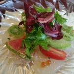 かまくら いち - 佐島産ヒラメの昆布〆サラダ。