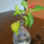 かまくら いち - 卓上の花瓶。