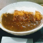 レストラン梢 - カツカレー大盛、カツが陥没しています。