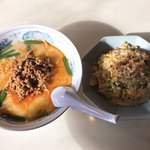 中華料理 福生 - 料理写真:豚骨台湾ラーメンと台湾炒飯