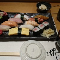 すし 堺 - 自家製豆腐とお椀が付きます