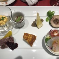 シェ フルール 横濱 - オードブルの7種盛、魚がナント”ヤガラ”！