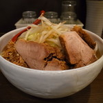 ラーメンイエロー - 大ブタ（やさいノーマル、にんにくなし）