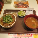 Sukiya - かつぶしオクラ牛丼・とん汁おしんこセット