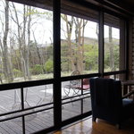 那須別邸 回 - 離れのダイニングより