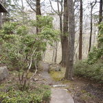 那須別邸 回 - 離れの玄関前