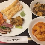 あさや - 海老の天ぷら、鴨のスモーク、スモークサーモン、麻婆豆腐、海老チリ