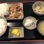 とんや - 生姜焼き定食＝６８０円