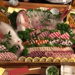 やますい - 刺身盛り九名分。残りのイカは天ぷらか焼きにしてくれます。