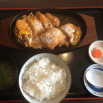 Teuchi Soba Sakae An - カツ煮ランチ チキン 500円
                        味噌汁 50円