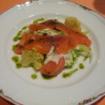 ラ・ポスト - 前菜：スモークサーモンのサラダ♪
