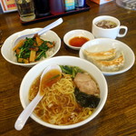 南京亭 - ミニレバニラ丼470円、ミニラーメン460円、2個ギョーザ220円