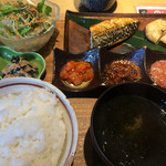 駿河屋賀兵衛 - 塩辛&焼き魚定食