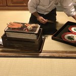 旅館大橋 - 蟹を盛りつけます。