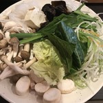 Shabuyou - お野菜 、キノコ 、キクラゲ、豆腐、春雨 (スパゲティのような棒状のもの）、糸こんにゃく、麩 、その他 色々 食べ放題です！！