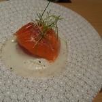 寿しの吉乃 - フルーツトマトと鮭児