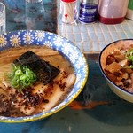 自家製麺 カミカゼ - 一緒に食べてみて！驚異的に旨いです