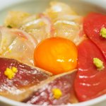 立場割烹 SSAW - 季節の贅沢御膳 1000円 の本鮪と真鯛の漬け丼(赤酢)
