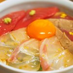 立場割烹 SSAW - 季節の贅沢御膳 1000円 の本鮪と真鯛の漬け丼(赤酢)