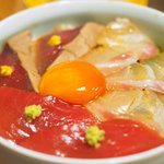 立場割烹 SSAW - 季節の贅沢御膳 1000円 の本鮪と真鯛の漬け丼(赤酢)