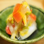 立場割烹 SSAW - 季節の贅沢御膳 1000円 の塩麹のお新香(白菜と京人参)
