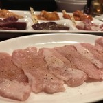 焼肉ギュウミー - 豚トロ塩 680yen。