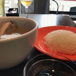 シンガポール ホーカーズ - ミニ肉骨茶＋ジャスミンライス（サービス）