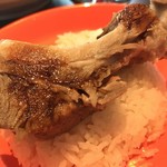 シンガポール ホーカーズ - ジャスミンライス on the スペアリブ（オススメの食べ方）。