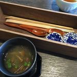 和料理 椿 - なめこのみぞれ汁