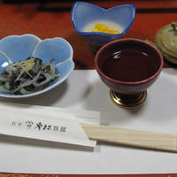 料亭 やまさ旅館 - 左から軟骨、卵、生き血、肝（蓋とってない・・・）