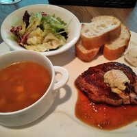 ヴィラッツァ - [料理] フォアグラムース添え牛フィレ肉のステーキ プレート全景♪ｗ