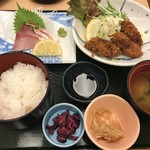 Oshokujidokoro Honke Sanukiya - 冬限定  カキフライとブリ刺身定食 1,000円