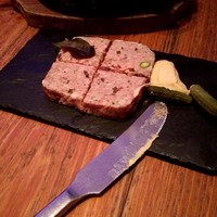 RIGOLETTO KITCHEN - パテ・ド・カンパーニュ　５００円。カットしてみた。