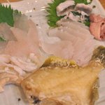 居酒屋しのちゃん - カワハギ、ウスバハギ刺身、唐揚げ、薄皮湯引き、肝刺し食べ比べ1000円。限定スペシャルメニュー